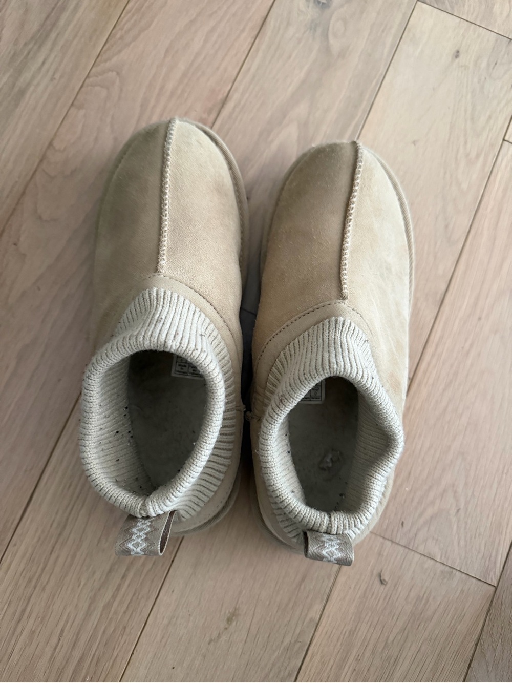 UGG Women's Light Beige/Tan Ankle Booties